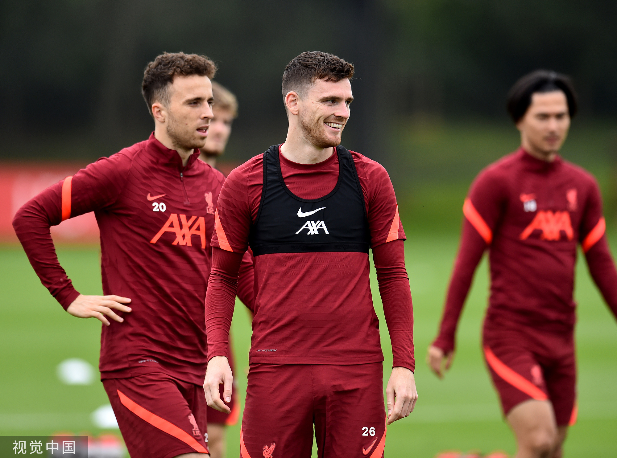 镜报：曼联100英镑开放球迷参观卡灵顿新基地，可进入更衣室