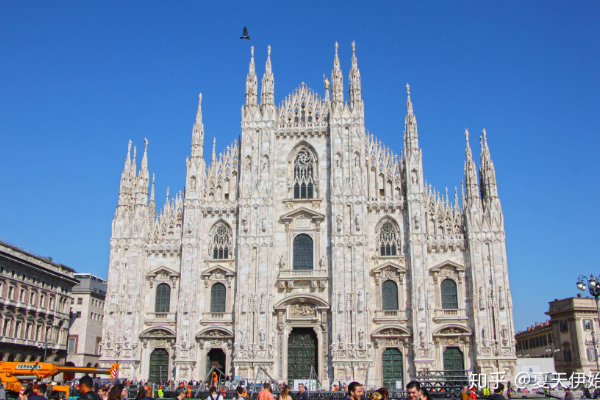 哈默德替补双响！摩洛哥加时3-2击败约旦，夺得阿拉伯杯冠军（替补奇兵哈默德梅开二度，摩洛哥加时3-2力克约旦捧起阿拉伯杯）