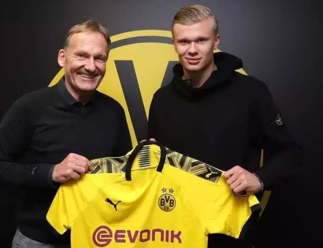 詹姆斯放弃得分上双记录，最后一传助攻八村垒绝杀，湖人险胜猛龙