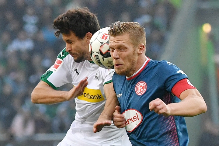 内马尔时隔3年半再度上演帽子戏法，助球队赢下保级关键战