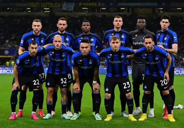 官方：巴列卡诺与后卫拉蒂乌续约至29／30赛季结束（官方确认：拉蒂乌与巴列卡诺续约至2029／30赛季末）