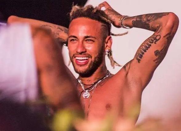 英媒：伊萨克无意与纽卡谈新合同，他坚信自己的未来在利物浦