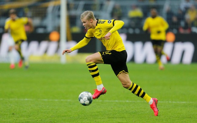 国足训练营进入封闭模式，外界信息有限（国足训练营封闭管理启动，外界难获信息）