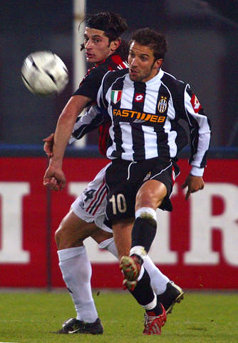 队报解析KK状态下滑：偏爱欧冠而非联赛，漫长赛季难保持状态（队报评析KK近况走低：重欧冠轻联赛，漫长赛季难以维持状态）