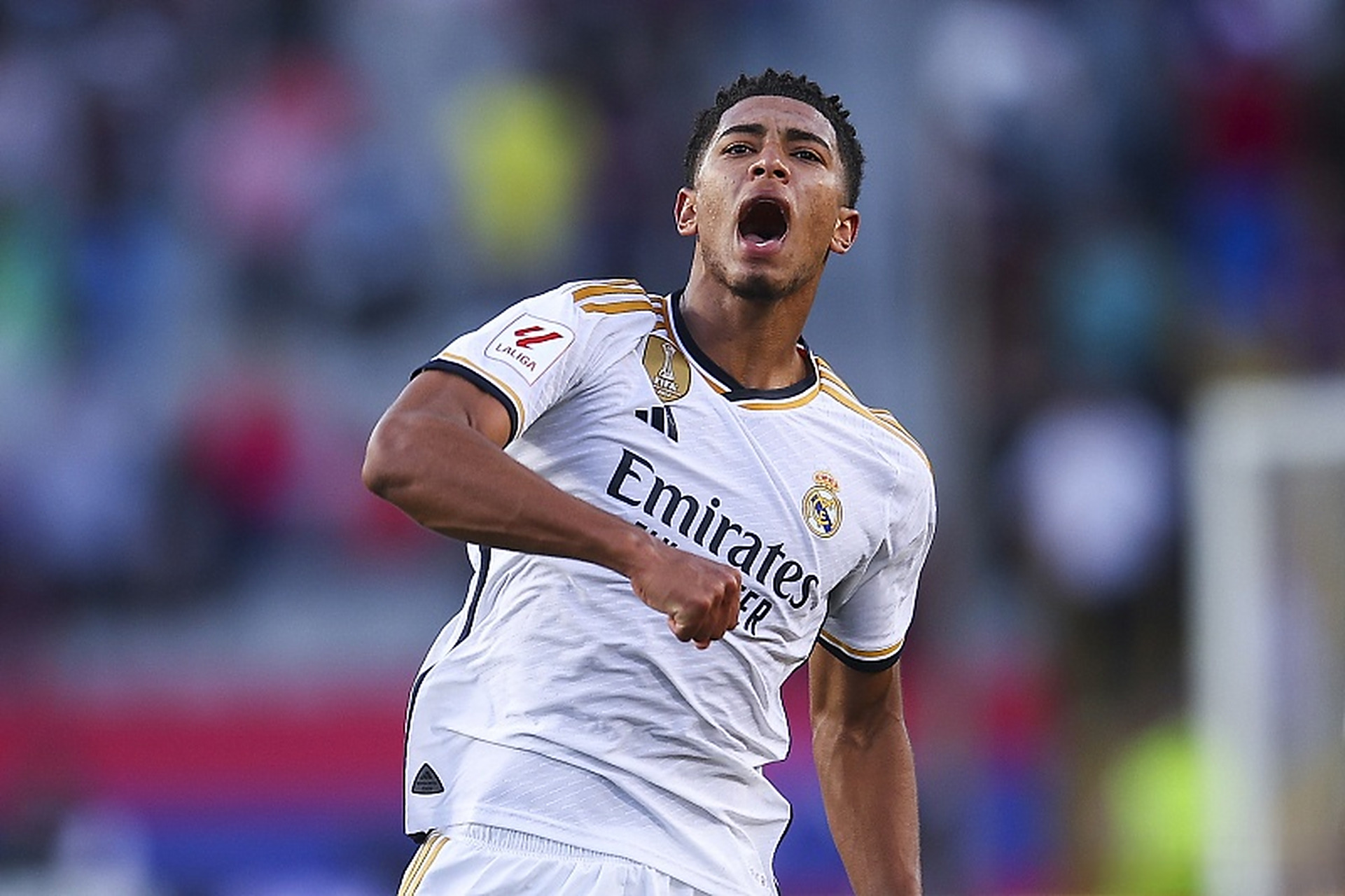 久常凉在比赛中手滑，球杆脱手刚好砸在了自己的小球上