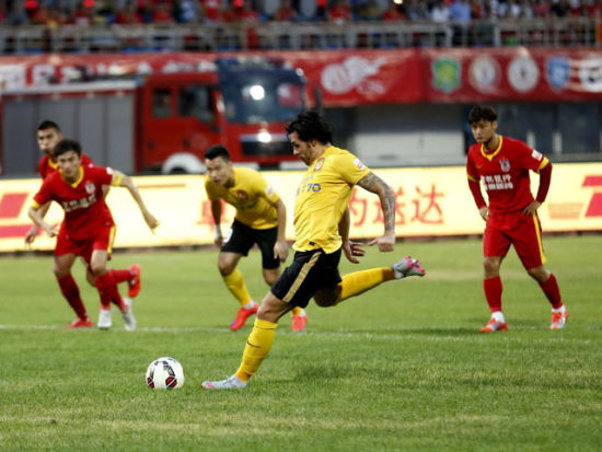 世界杯爆大冷！世界冠军0-2惨败，伊藤美诚剃光头，日本约战国乒