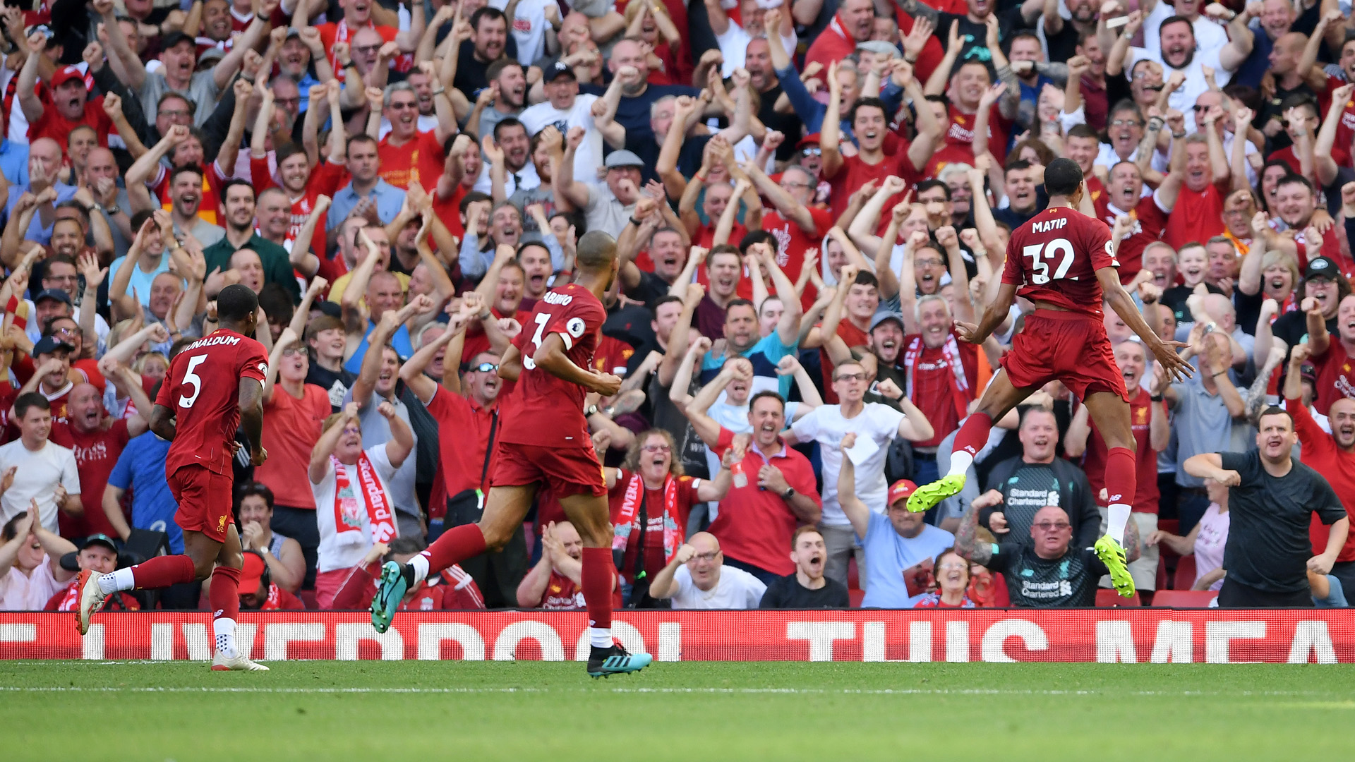 邮报：曼联球迷正计划针对个人座位许可制度发起抗议