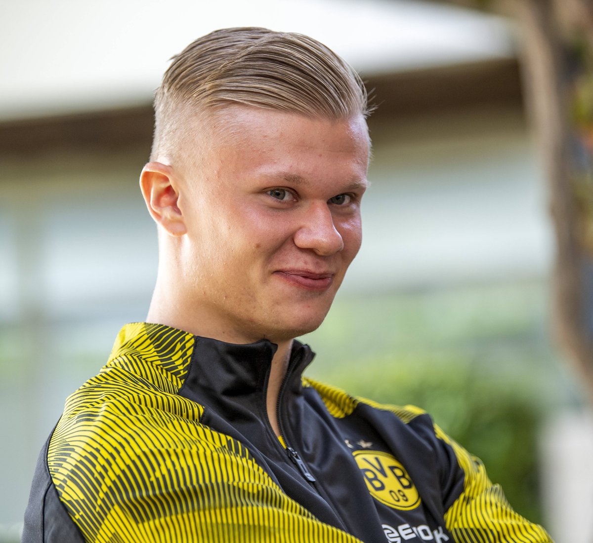 多纳鲁马：没想到能在英超发挥这么好，我很高兴能为瓜帅踢球（多纳鲁马：没料到自己在英超表现如此出色，为瓜迪奥拉效力让我很开心）