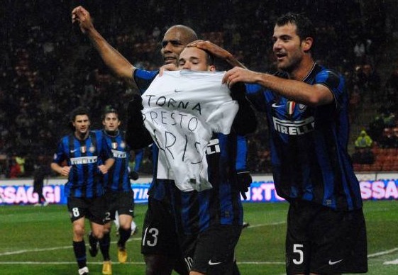 维蒂尼亚是第九位欧冠对英格兰球队戴帽球员，也是葡萄牙首人（维蒂尼亚成欧冠对英格兰队戴帽第九人，同时也是葡萄牙历史首位）